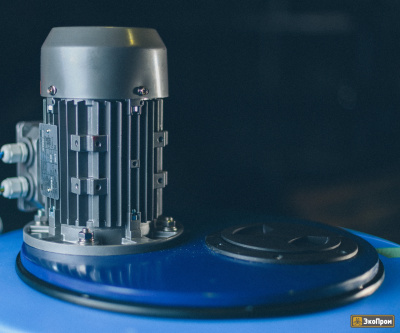 Емкость T 500 литров с турбинной мешалкой в Южно-Сахалинске